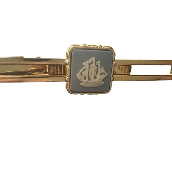 Wedgwood Light Blue Tie Clip Ship Motif - Picture 5 of 5